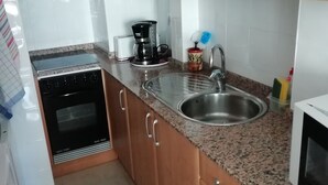 茶具/咖啡用具、冰箱、微波炉、烤箱