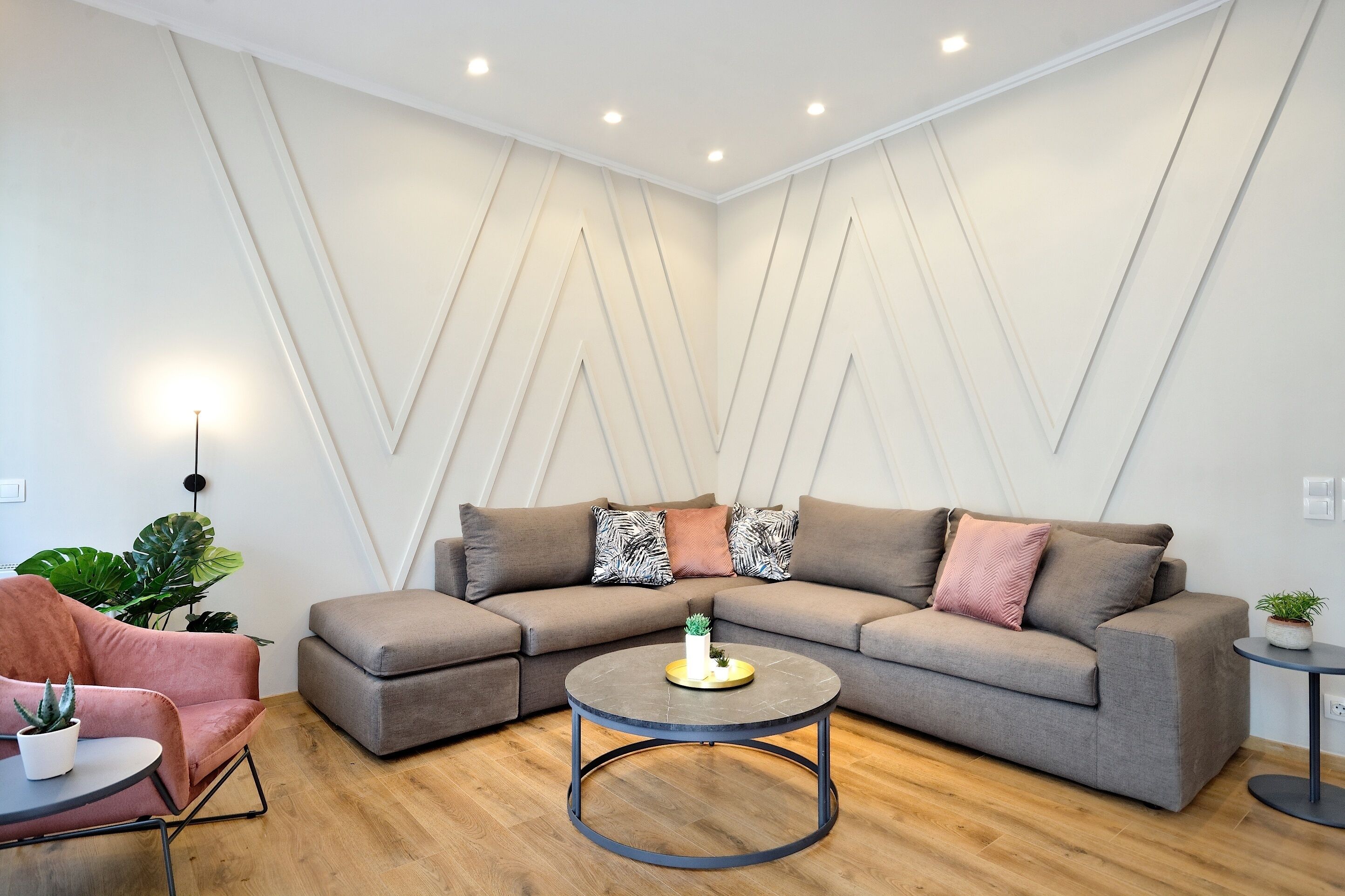 Superior Apartment, 4 Bedrooms, Balcony | Living room