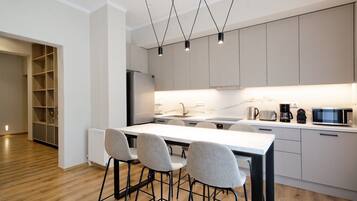 Superior Apartment, 4 Bedrooms, Balcony | Private kitchen