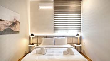 Apartamento superior, 4 habitaciones, balcón | 4 dormitorios, caja fuerte, escritorio
