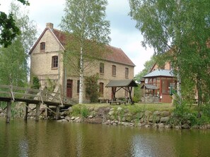 Apartment, 2 Bedrooms (right side -incl. EUR 35 cleaning fee) | Water view - Wasserburg Liepen (Gielow)