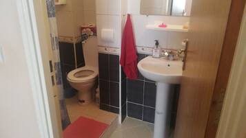 Apartment | Bathroom