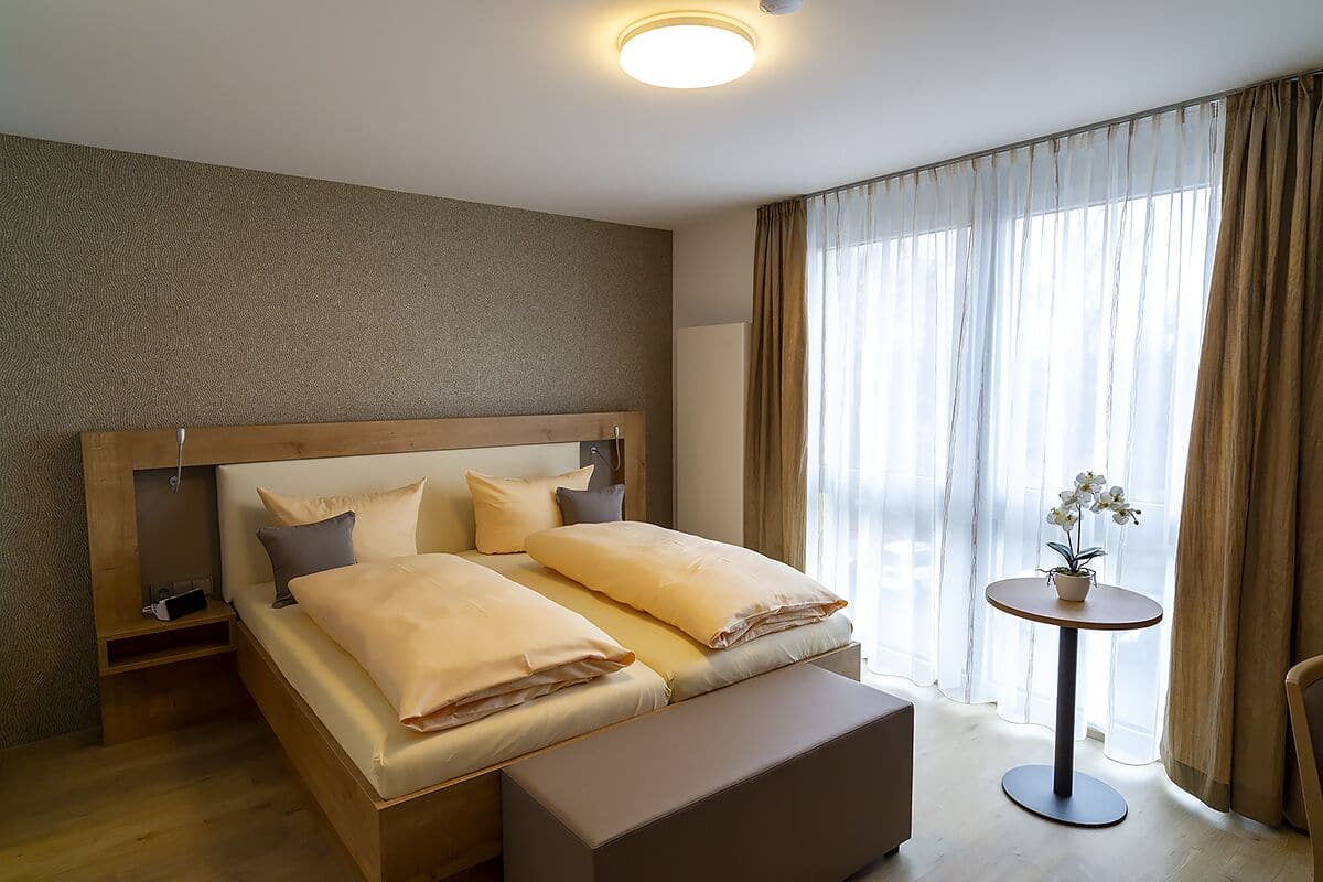 Habitación Deluxe doble | Caja fuerte, escritorio, espacio para trabajar con un portátil