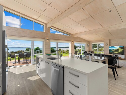 Beachfront Escape - Snells Beach Holiday Home