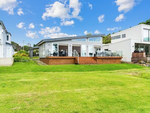 Exterior - Beachfront Escape - Snells Beach Holiday Home (Snells Beach)