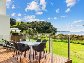 Outdoor dining - Beachfront Escape - Snells Beach Holiday Home (Snells Beach)
