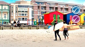 Unclassified image, 4 of 16, button - Surfs Up Studio Muizenberg Beachfront (Cape Town)