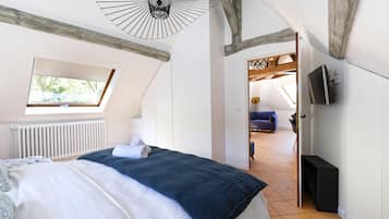 3 slaapkamers, een strijkplank/strijkijzer, gratis wifi, beddengoed