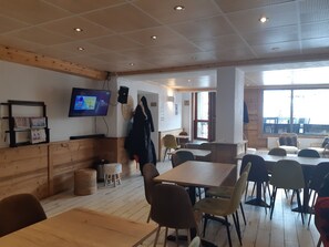 Breakfast area - Hôtel Les Essarts (Valloire)