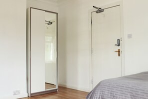 Dormitorio compartido, dormitorio mixto (5 Bunk Beds) | Wifi gratis y ropa de cama