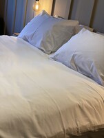 Wifi gratis y ropa de cama 