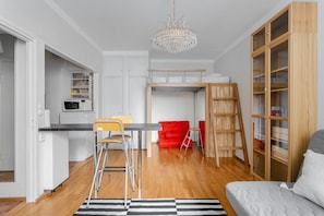 スタジオ | WiFi (無料)、ベッドシーツ