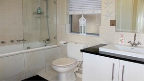 Apartment, 1 Bedroom | Bathroom | Combined shower/tub, towels - Melrose Place Muizenberg Beachfront (Cape Town)