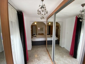 3 soverom, safe på rommet, strykejern/-brett og wi-fi