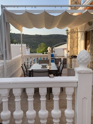 Outdoor dining - A beautiful rural retreat set in the olive groves of Monte Sol (Puerto Lope)
