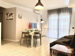 TV - Cinecittàoneapartment (Roma)
