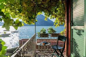 Property grounds - Casa Pergola on the lakeshore (Varenna)
