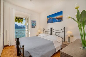 1 bedroom, iron/ironing board, WiFi, bed sheets - Casa Pergola on the lakeshore (Varenna)