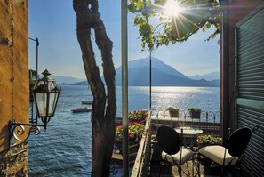 Terrace/patio - Casa Pergola on the lakeshore (Varenna)