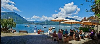 Casa Riva on the lakeshore