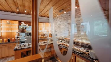 Petit déjeuner buffet compris tous les jours
