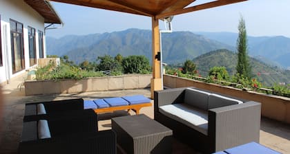 Casa de familia en Nainital, pintorescas vistas a la montaña con todas las comodidades