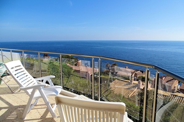 Vue mer panoramique sur la terrasse