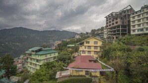 Unclassified image, 5 of 14, button - HOTEL IINORRI GANGTOK AND Lachung (Gangtok)