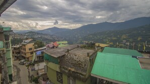 Unclassified image, 2 of 14, button - HOTEL IINORRI GANGTOK AND Lachung (Gangtok)