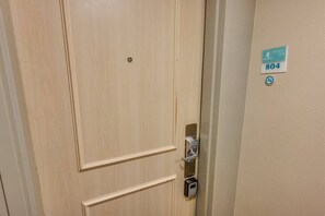 Interior - Direct Oceanfront Remodeled King 2BR,Amazing Views (Myrtle Beach)