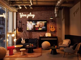 Televisión de pantalla plana, juguetes