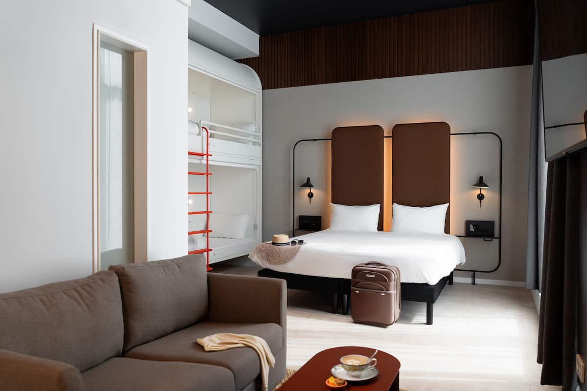 1 bedroom, premium bedding, laptop workspace, blackout curtains