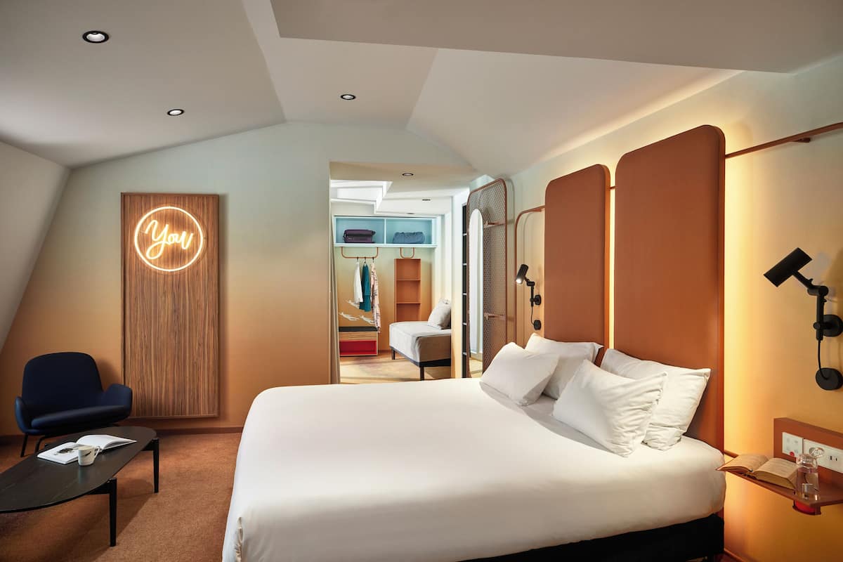 1 bedroom, premium bedding, laptop workspace, blackout curtains