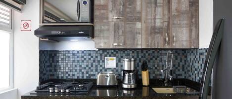 Fridge, microwave, stovetop, dishwasher