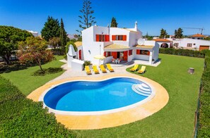 Outdoor pool - Lovely house with private pool, close to beach, restaurant and store (Porches)