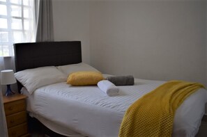 3 chambres, fer et planche à repasser, Wi-Fi, draps fournis