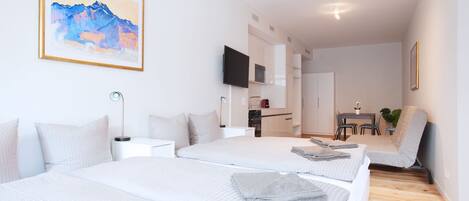 1 bedroom, bed sheets