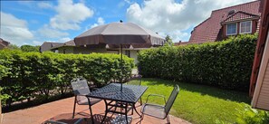 Unclassified image, 2 of 22, button