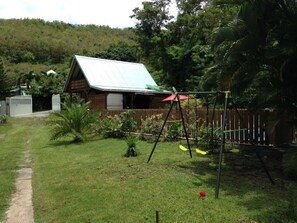 Children’s area - Zayen gites du Houelmont Rivieres sense of the marina (gourbeyre)