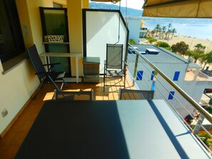 Property grounds - Duplex apartment with pool and parking, sea view, 30 m. from the beach, Roses (Roses)
