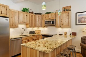 Fridge, microwave, stovetop, dishwasher