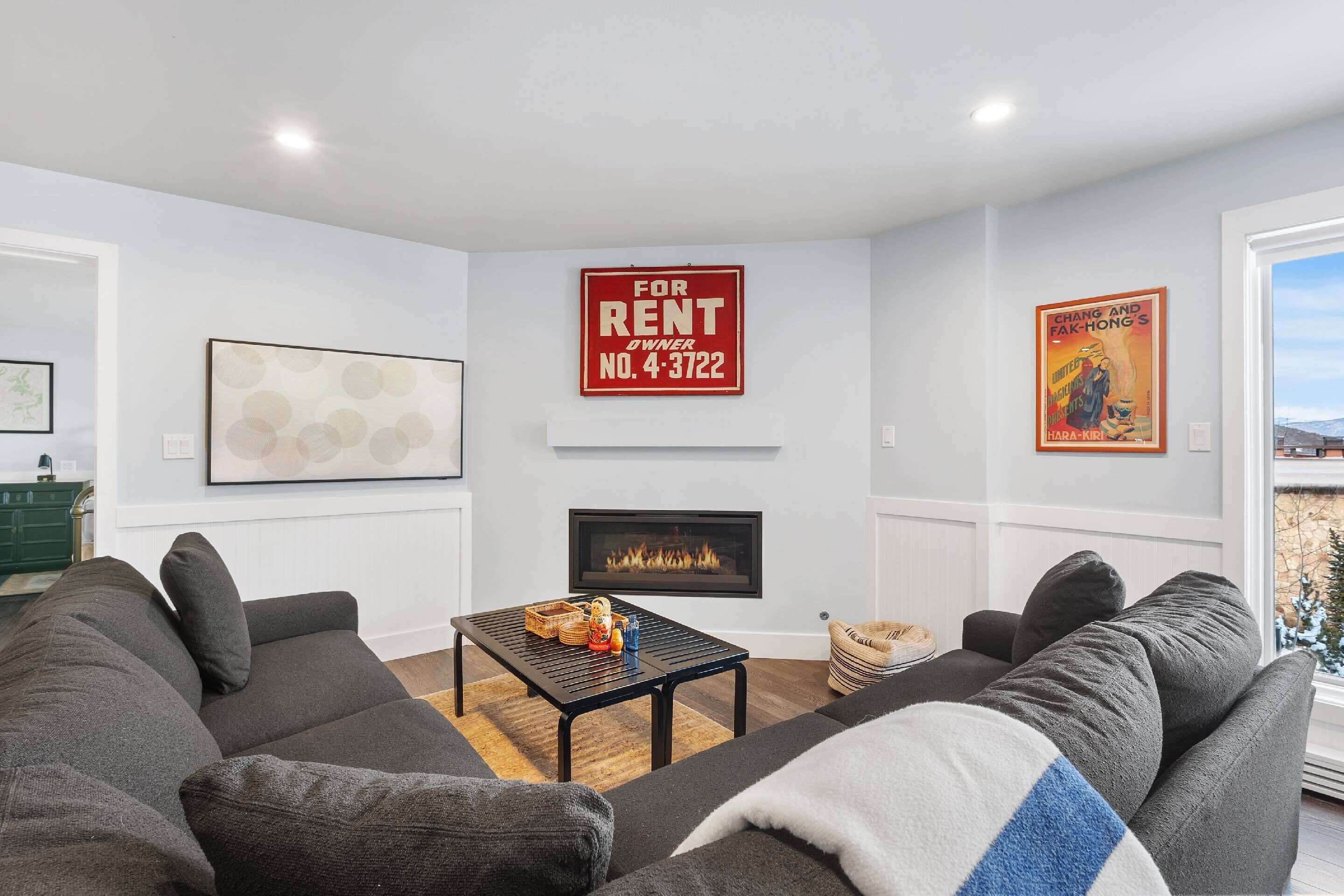 New sofa, fireplace and tv added in 2025!