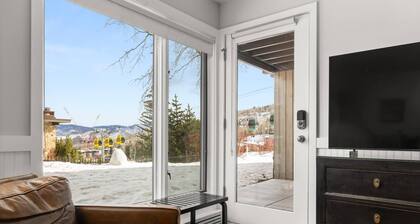 Perfect Snowmass Getaway! 2 Balconies W/ Great Views, Gas Grill, Pool/HT, Gas FP, W/D & Parking