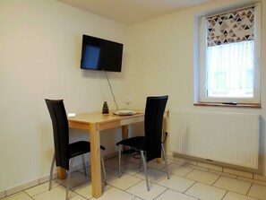 Unclassified image, 3 of 11, button