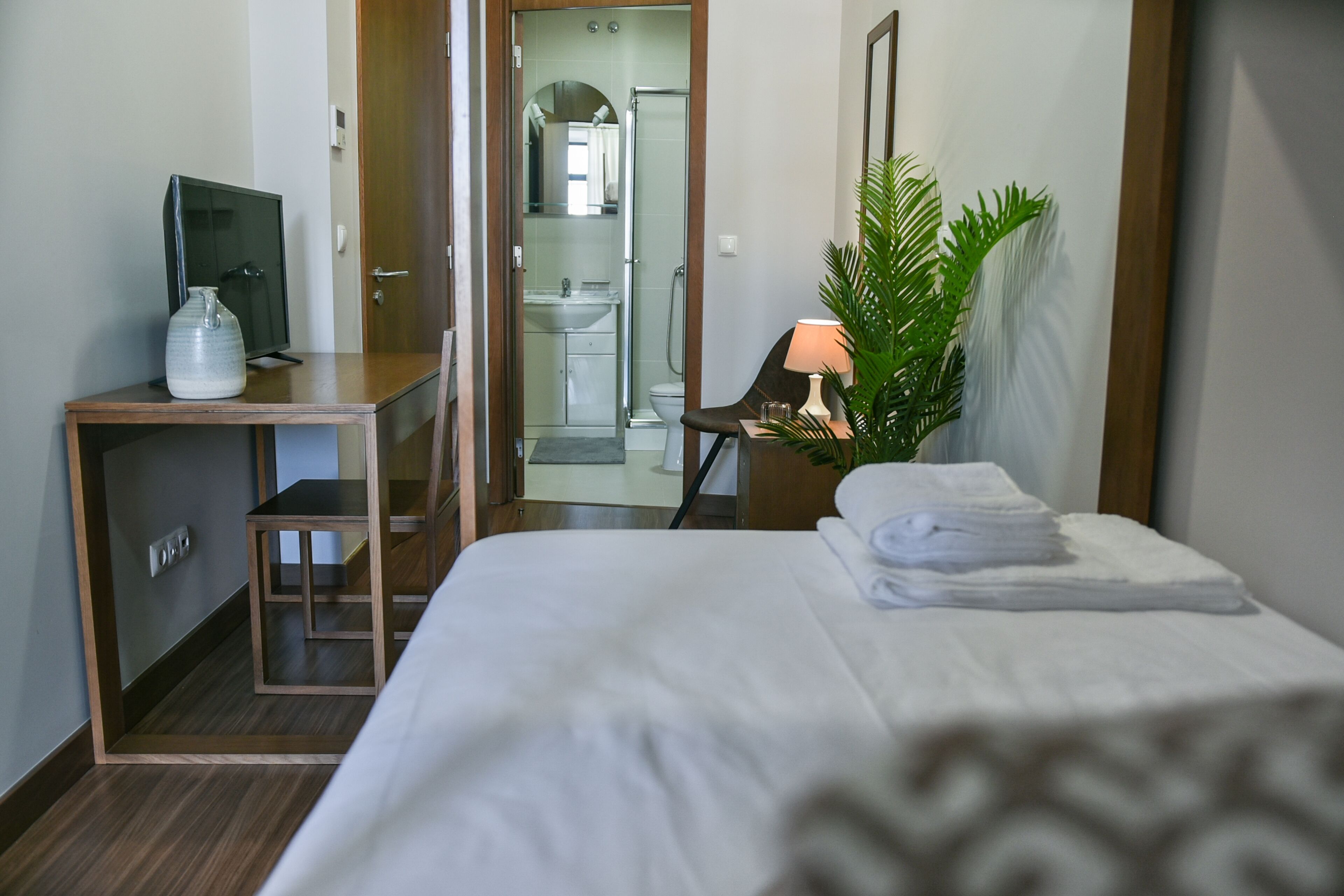 basic twin room | 1 bedroom, desk, laptop workspace, free wifi