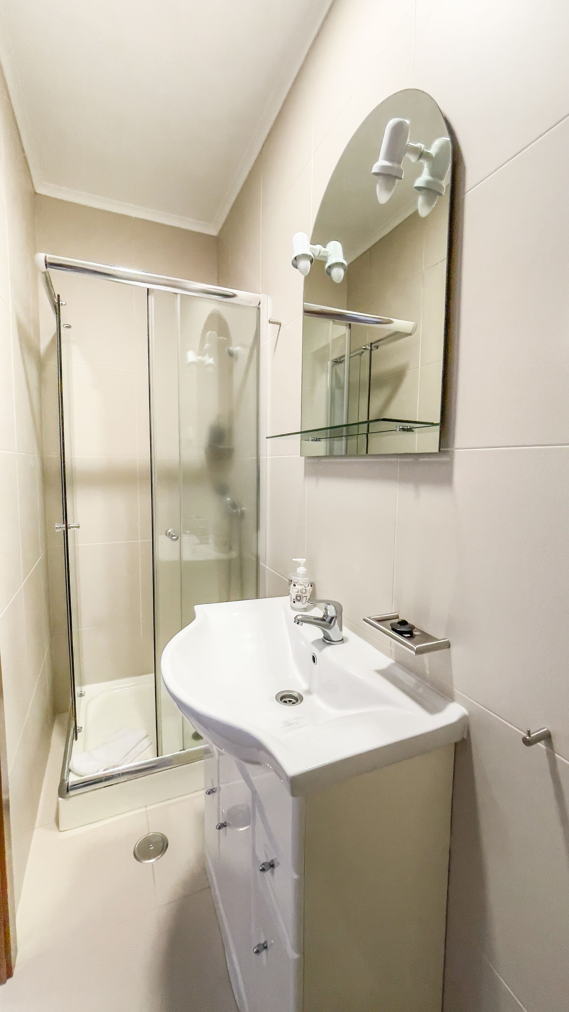 basic double room | bathroom | shower, hair dryer, towels