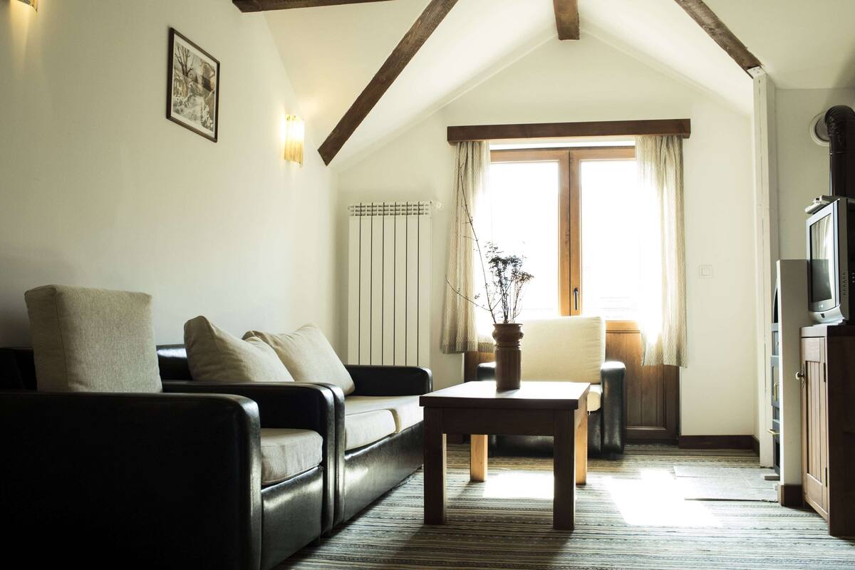 Minibar, desk, blackout curtains, free WiFi