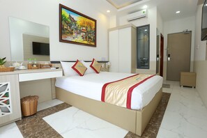 Deluxe Double Room Single Use | Minibar, desk, soundproofing, free WiFi - Minh Minh Nam Hotel (Can Tho)