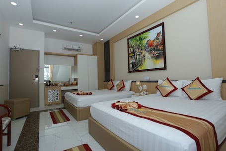 Minibar, desk, soundproofing, free WiFi. Minh Minh Nam Hotel