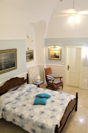 2 bedrooms, WiFi, bed sheets - A Diamond overlooking the sea! (TROPEA)